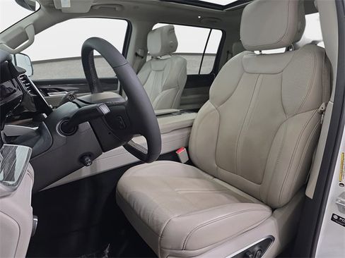 Used 2022 Jeep Wagoneer Series III w/ Premium Group I image 14