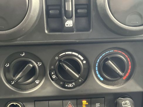 Used 2007 Jeep Wrangler Unlimited X AWD/4WD image 17