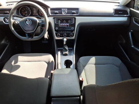 Used 2017 Volkswagen Passat 1.8T S FWD image 11