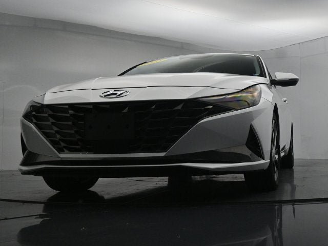 Used 2023 Hyundai Elantra Limited w/ Cargo Package FWD image 44