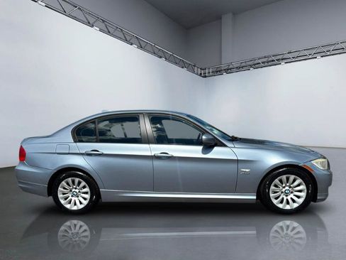 Used 2009 BMW 328i xDrive Sedan AWD/4WD image 3