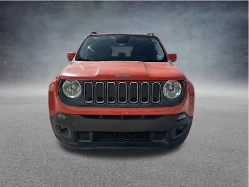 Used 2016 Jeep Renegade Latitude FWD image 9