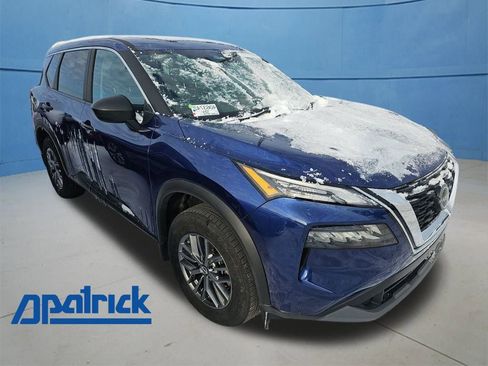 Used 2023 Nissan Rogue S image 1