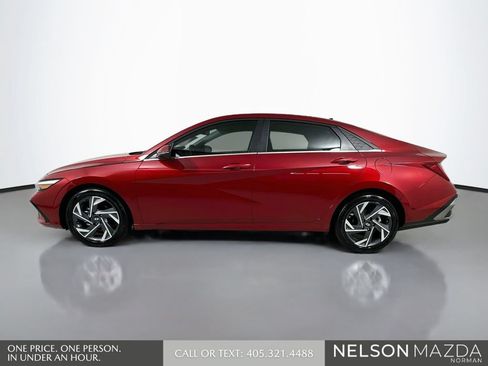 Used 2025 Hyundai Elantra Limited FWD image 9