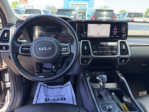Used 2022 Kia Sorento S FWD image 25