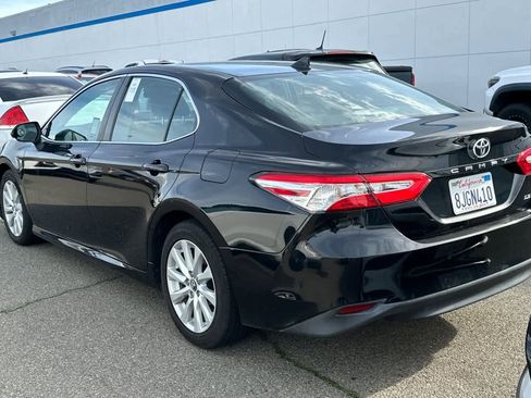 Used 2019 Toyota Camry LE image 4