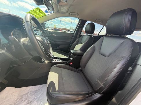 Used 2021 Buick Encore GX Preferred w/ Cold Weather Comfort Package FWD image 19