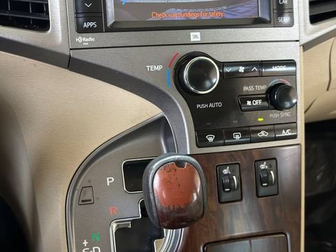 Used 2014 Toyota Venza XLE w/ XLE Premium Package FWD image 27