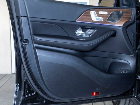 Used 2025 Mercedes-Benz GLE 350 4MATIC image 12