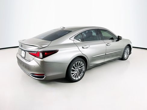 Used 2019 Lexus ES 300h w/ Accessory Package 2 FWD image 9