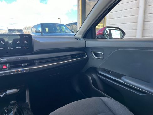 Used 2025 Kia K4 FWD image 46