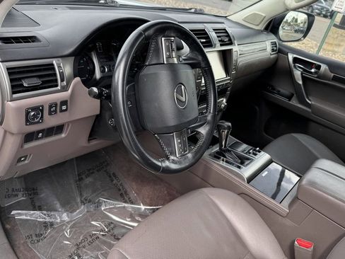 Used 2017 Lexus GX 460 w/ Navigation Package AWD/4WD image 18