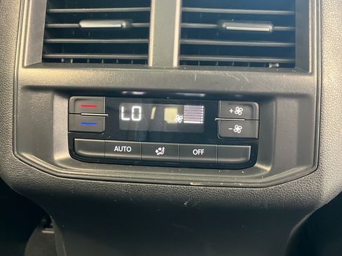 Used 2023 Volkswagen Atlas SEL R-Line AWD/4WD image 35