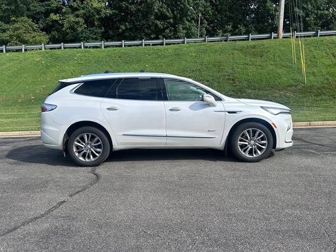 Used 2023 Buick Enclave Avenir w/ Trailering Package, 5000 lbs. AWD/4WD image 8