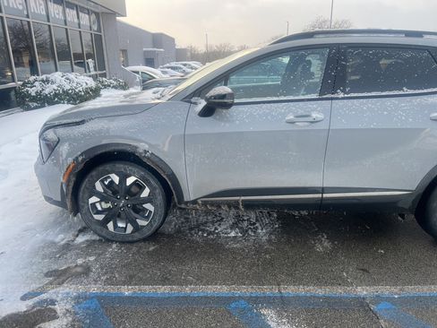 Used 2023 Kia Sportage X-Line w/ X-Line Premium Package image 2