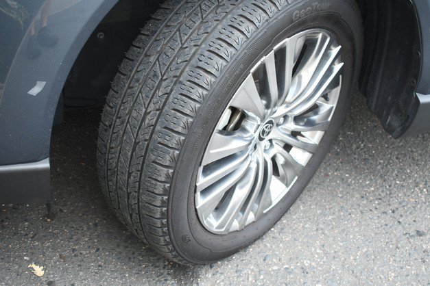 Certified 2024 Toyota Venza Limited AWD/4WD image 11