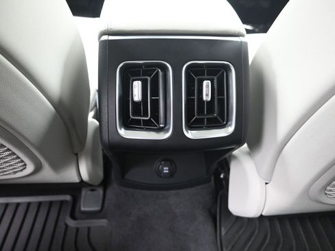 Certified 2025 Kia Sorento EX image 32