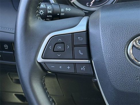 Certified 2024 Toyota Highlander XLE image 15