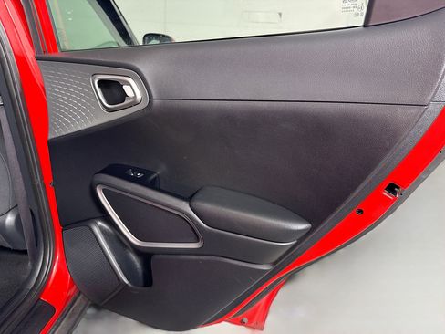 Used 2020 Kia Soul LX image 27