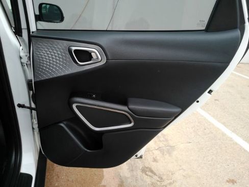 Used 2023 Kia Soul LX w/ Option Group 015 image 21