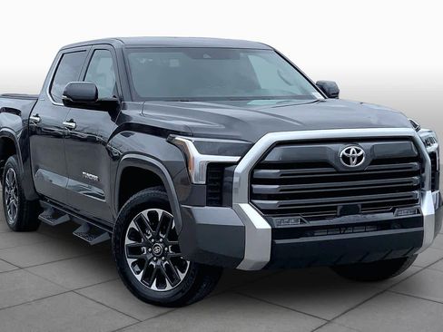 Used 2025 Toyota Tundra Limited AWD/4WD image 3