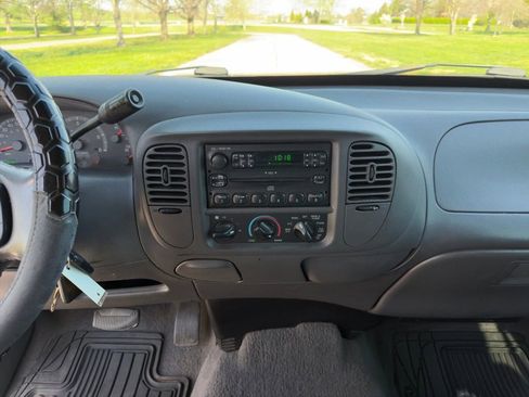 Used 2003 Ford F150 XLT RWD image 3
