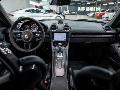Used 2021 Porsche 718 Cayman GT4 RWD image 13
