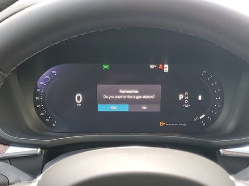 Certified 2023 Volvo XC60 B5 Plus w/ Climate Package FWD image 23