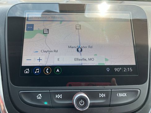 Used 2019 Chevrolet Equinox Premier FWD image 17