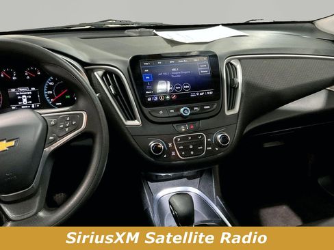 Used 2022 Chevrolet Malibu LT FWD image 9