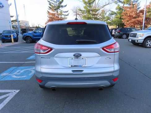 Used 2016 Ford Escape SE image 6