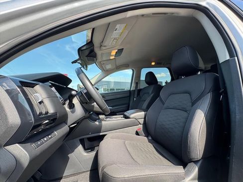 Certified 2025 Nissan Pathfinder SV FWD image 16
