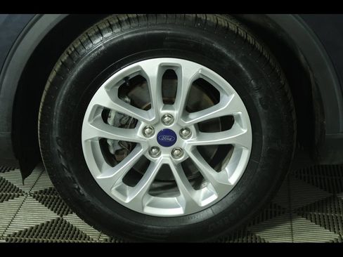 Used 2022 Ford Escape SE w/ Cold Weather Package AWD/4WD image 9