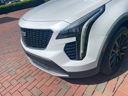 Used 2023 Cadillac XT4 Premium Luxury w/ LPO, ONYX Package AWD/4WD image 2