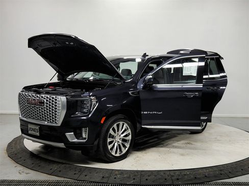 Used 2023 GMC Yukon Denali image 11