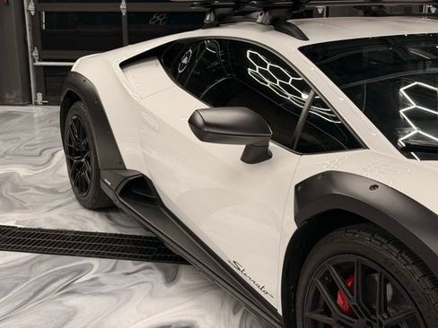 Used 2024 Lamborghini Huracan Sterrato AWD/4WD image 5