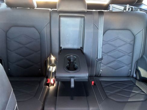 Used 2025 Volkswagen Atlas Cross Sport SE image 36