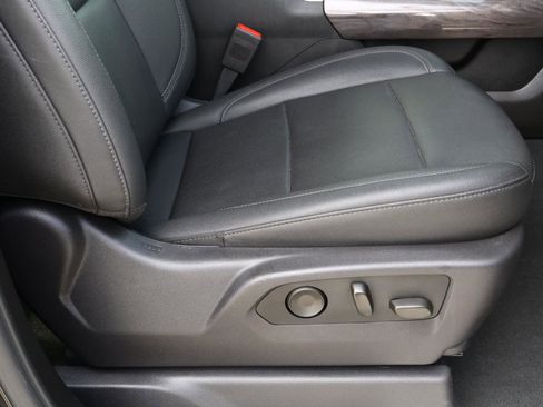 Used 2025 Chevrolet Silverado 3500 LTZ w/ LTZ Texas Edition image 20