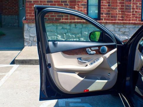 Used 2015 Mercedes-Benz C 300 4MATIC Sedan image 17