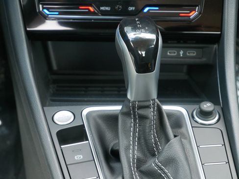 New 2025 Volkswagen Jetta SE image 8