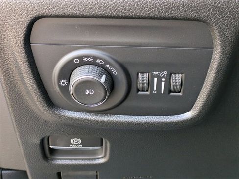 New 2025 Jeep Grand Cherokee Limited w/ Black Appearance Package image 14