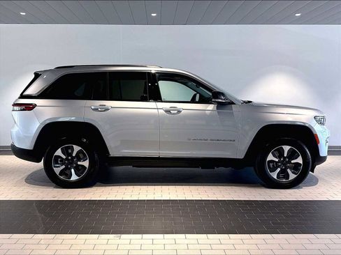 Used 2022 Jeep Grand Cherokee Limited 4xe AWD/4WD image 11