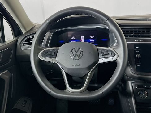 Used 2024 Volkswagen Tiguan Wolfsburg Edition image 18
