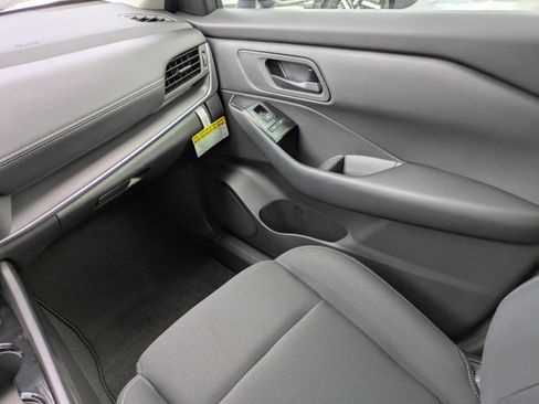 New 2026 Nissan Rogue S image 15