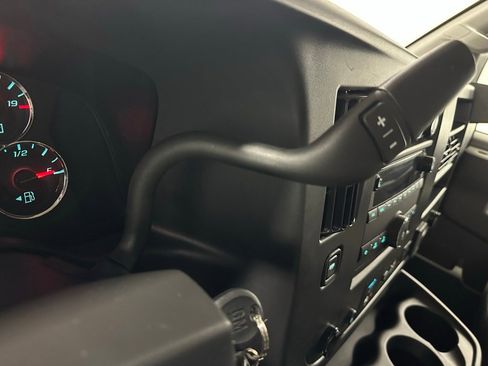 Used 2025 Chevrolet Express 3500 LT w/ LT Preferred Equipment Group image 23