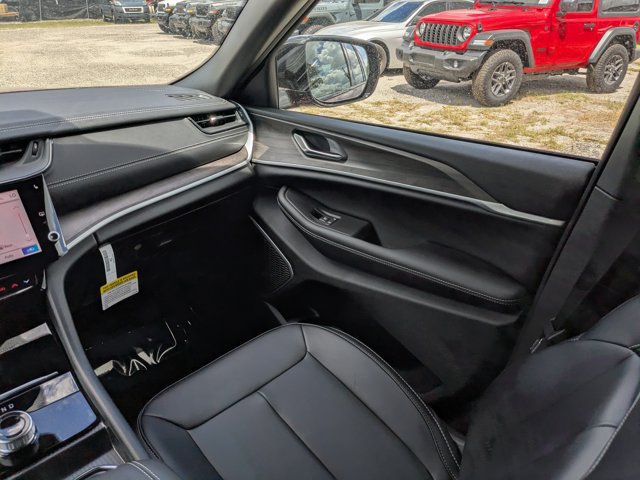 New 2026 Jeep Grand Cherokee Limited AWD/4WD image 18