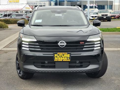 New 2026 Nissan Kicks SR image 2