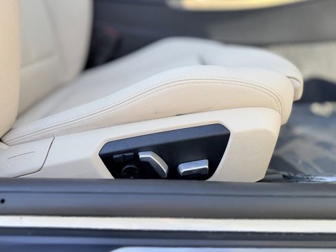 Used 2019 BMW 230i Convertible w/ Convenience Package image 35