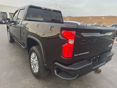 Used 2021 Chevrolet Silverado 2500 High Country w/ Technology Package image 11
