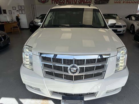 Used 2011 Cadillac Escalade ESV Platinum image 7